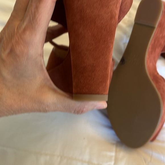 Kate Spade  Suede Wedge
Sandals Color is Coral Called  Dark Tawny Size 7.5 - Picture 14 of 17